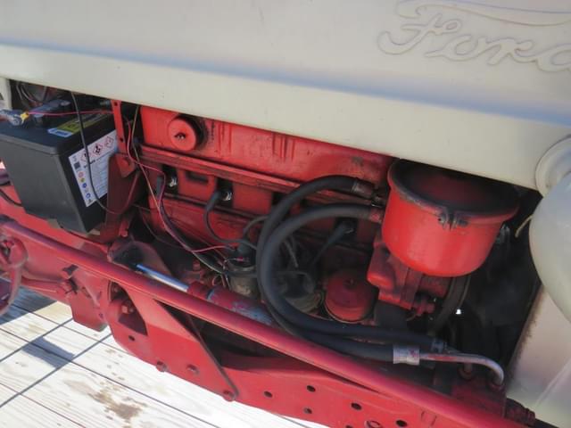 Image of Ford 900 equipment image 2