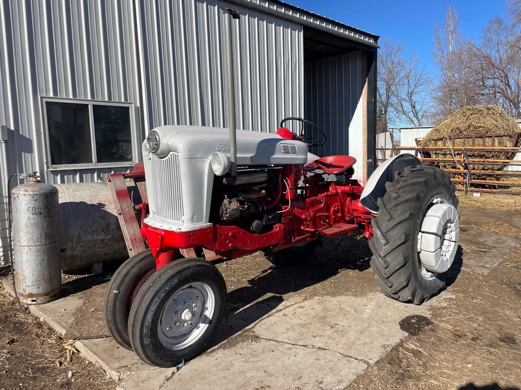 Ford 900 Equipment Image0