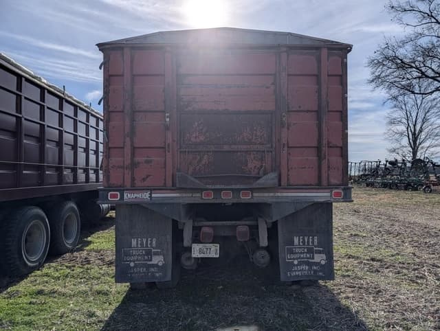 Image of Ford 9000 equipment image 2