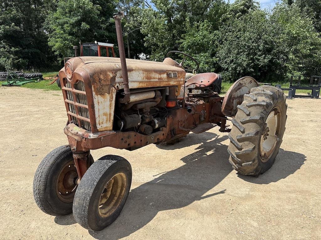Image of Ford 900 Primary image