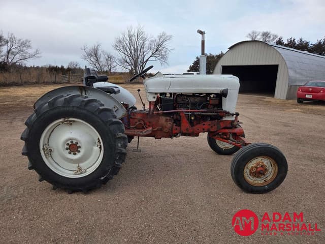 Image of Ford 900 equipment image 2