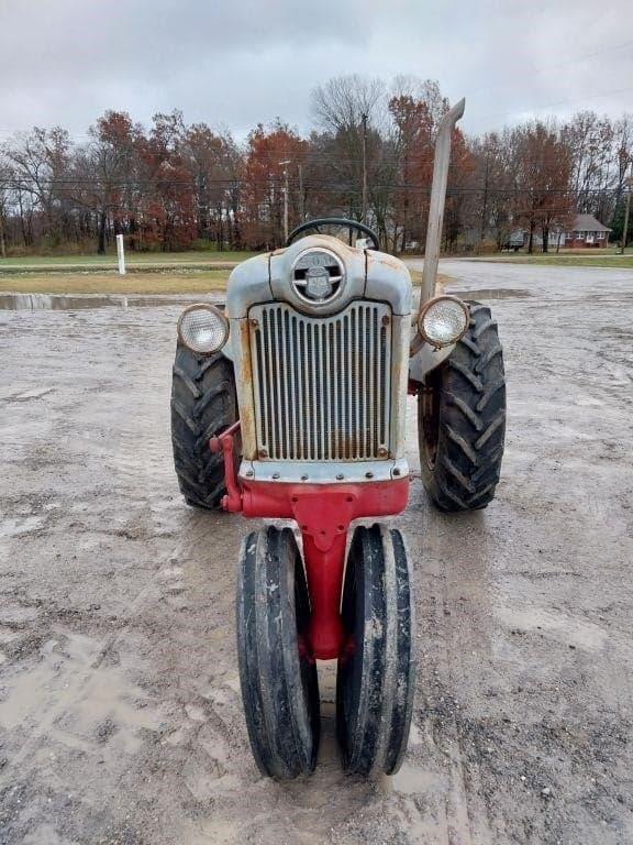 Image of Ford 900 equipment image 1