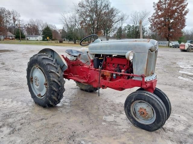 Image of Ford 900 equipment image 2