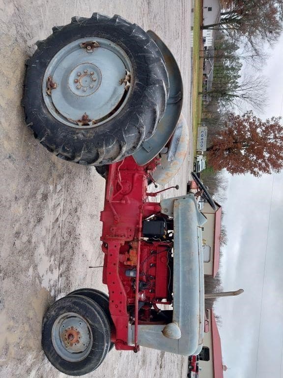 Image of Ford 900 equipment image 3