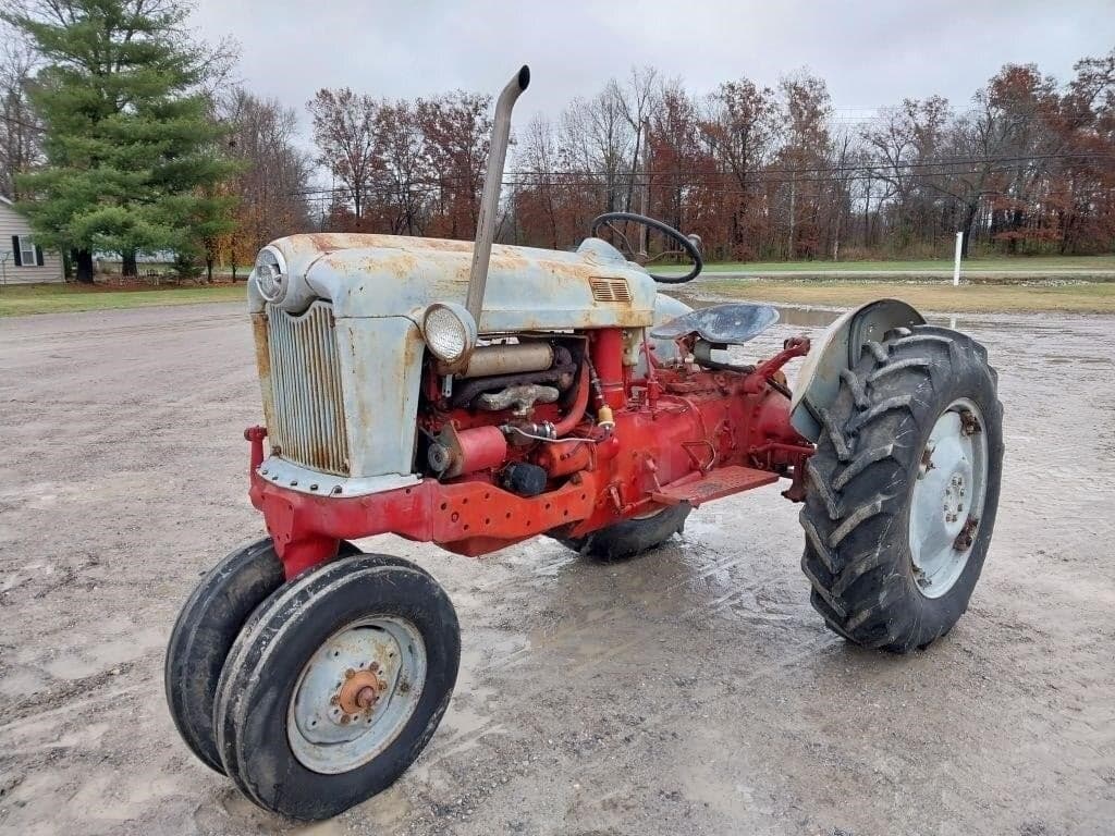 Image of Ford 900 Primary image