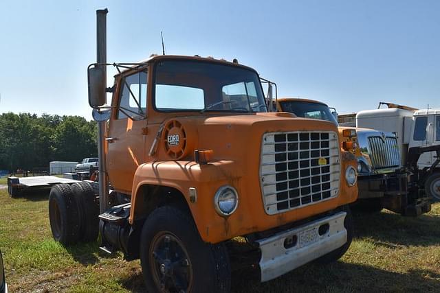 Image of Ford 9000 equipment image 2