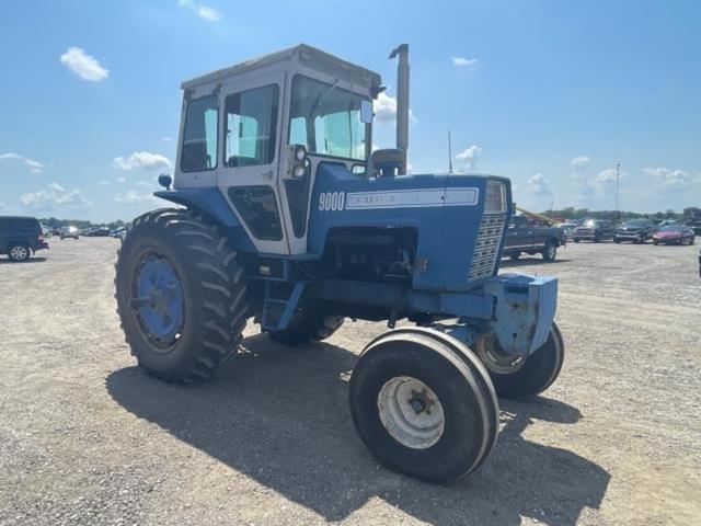 Image of Ford 9000 equipment image 3