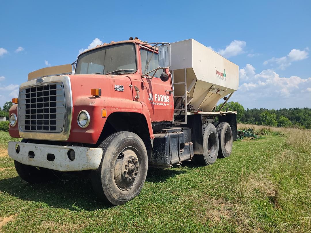 Image of Ford F-9000 Primary image