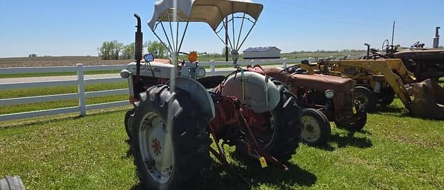 Image of Ford 901 equipment image 3