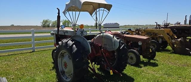 Image of Ford 901 equipment image 4
