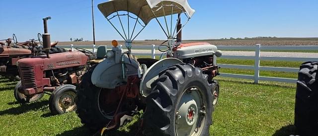 Image of Ford 901 equipment image 2