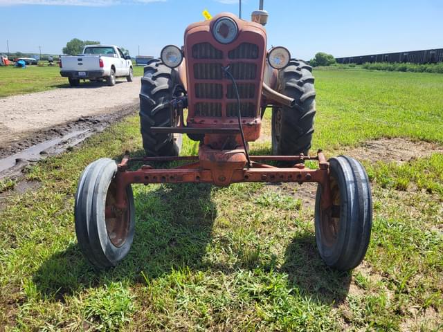 Image of Ford 901 equipment image 4