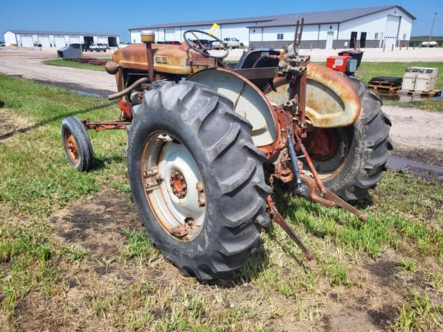 Image of Ford 901 equipment image 2