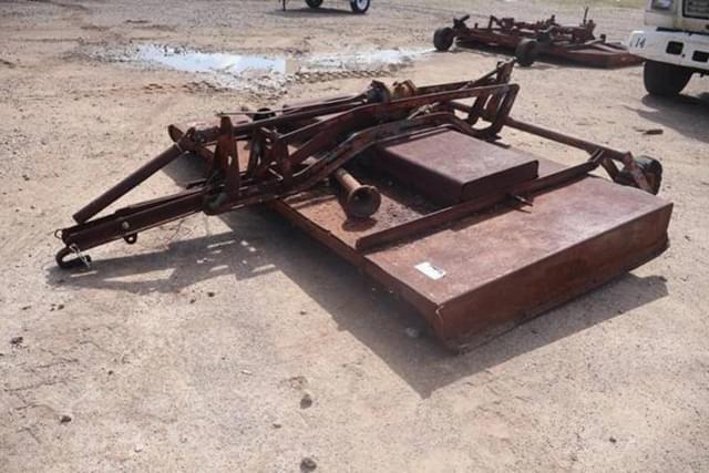 Image of Ford 902 equipment image 1