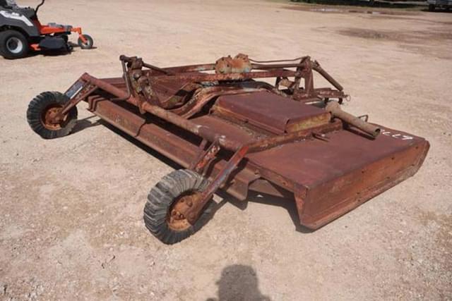 Image of Ford 902 equipment image 2