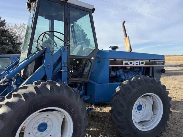 Image of Ford 9030 equipment image 1