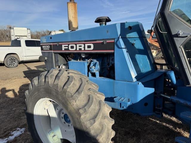 Image of Ford 9030 equipment image 4