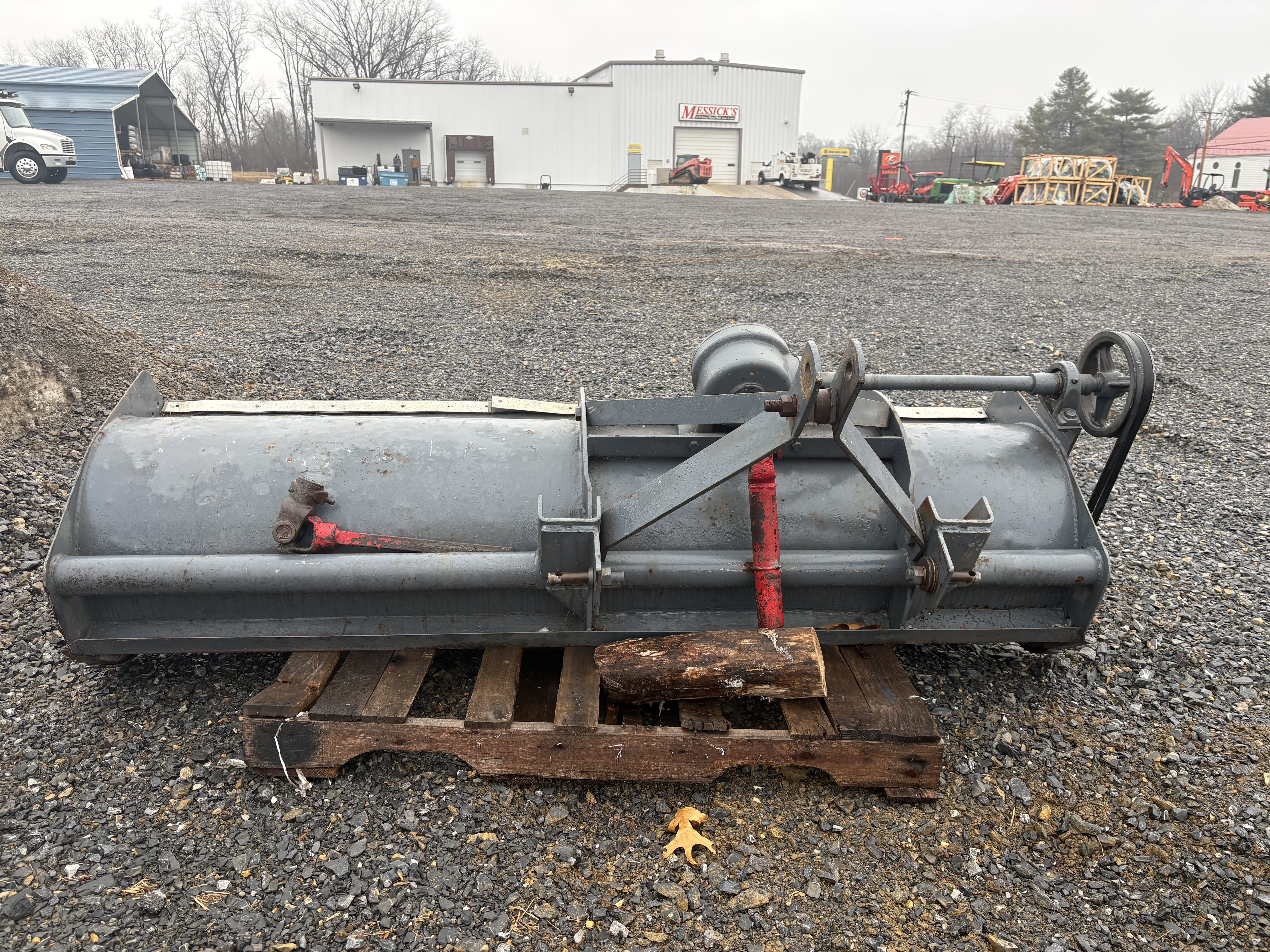 Ford 917 Equipment Image0