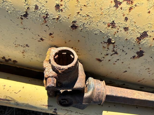 Image of Ford 917 equipment image 4