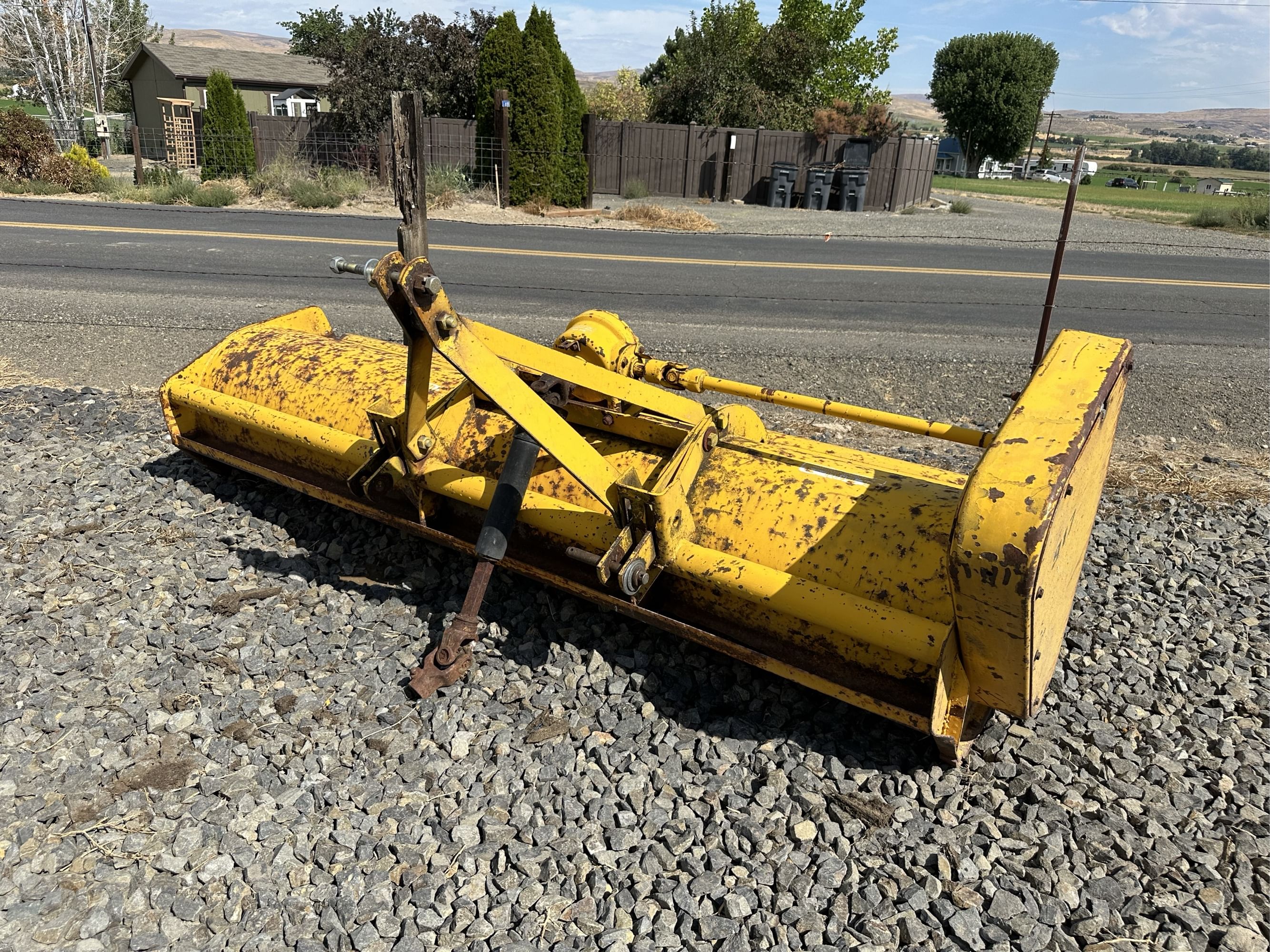 Ford 917 Equipment Image0
