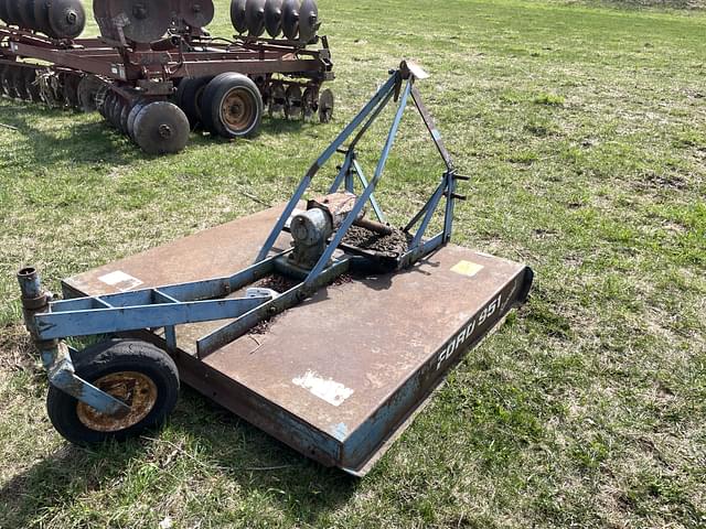 Image of Ford 951 equipment image 4