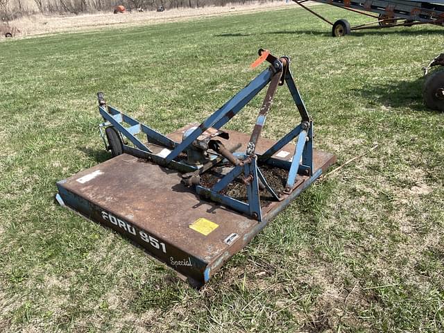 Image of Ford 951 equipment image 2