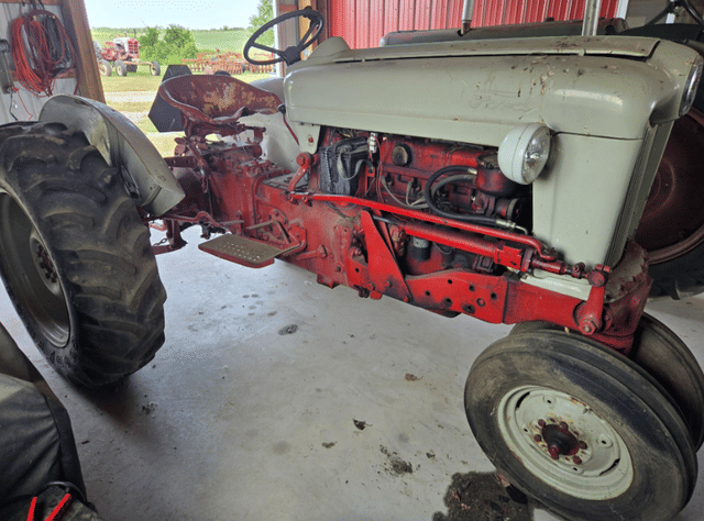 Image of Ford 960 equipment image 1