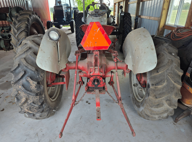 Image of Ford 960 equipment image 3