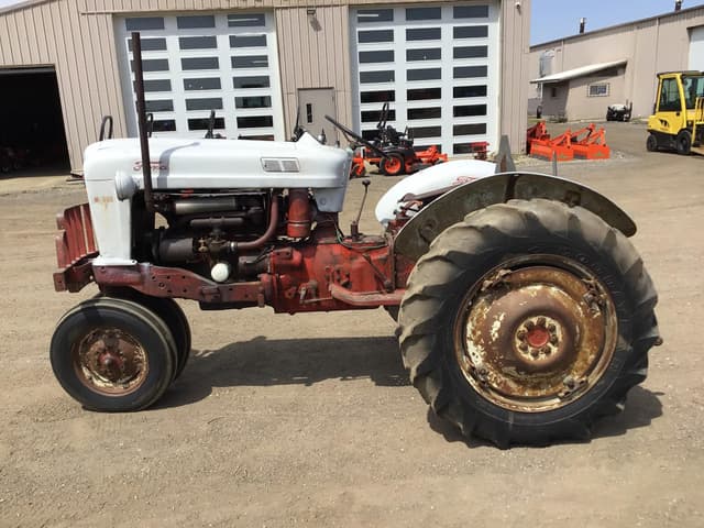 Image of Ford 960 equipment image 3