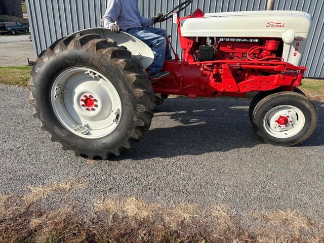 Image of Ford 960 equipment image 1