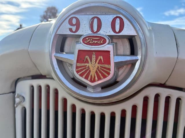 Image of Ford 960 equipment image 4