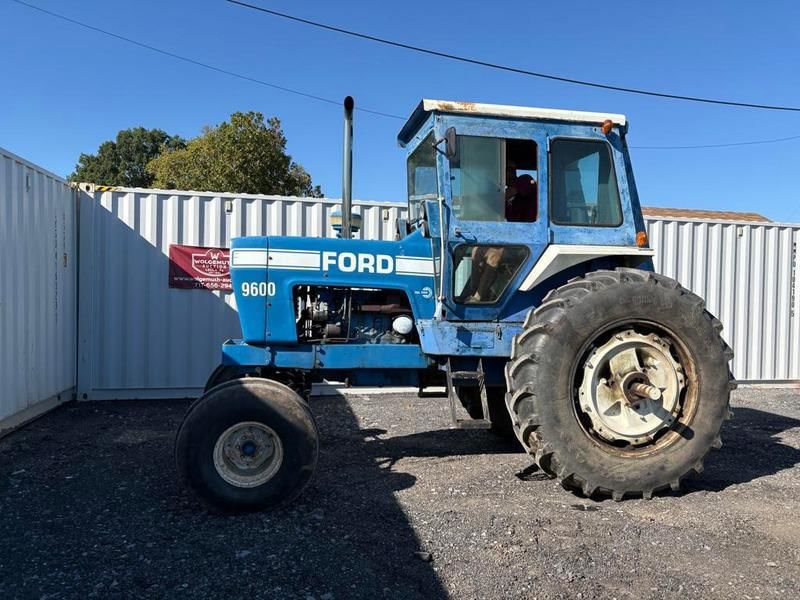 Ford 9600 Equipment Image0