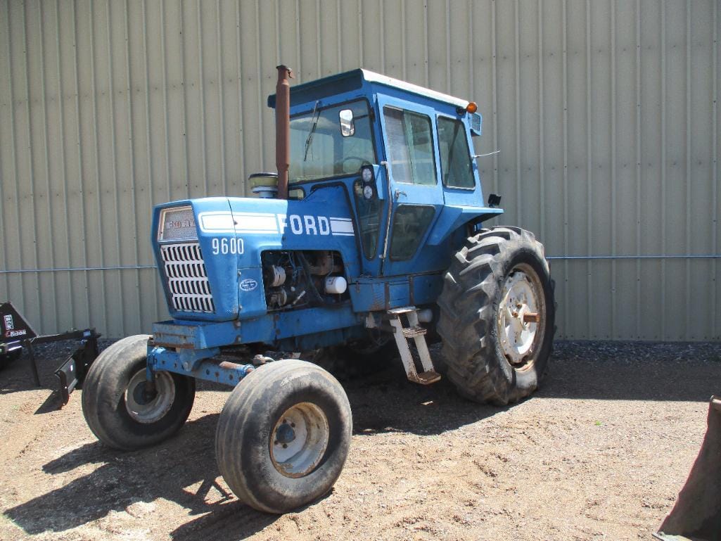 SOLD - Ford 9600 Lot No. 1001 Tractors with 8,488 Hrs | Tractor Zoom