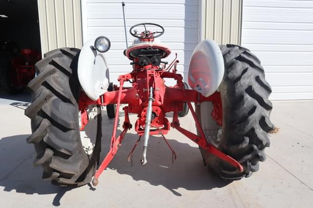 Image of Ford 961 equipment image 4