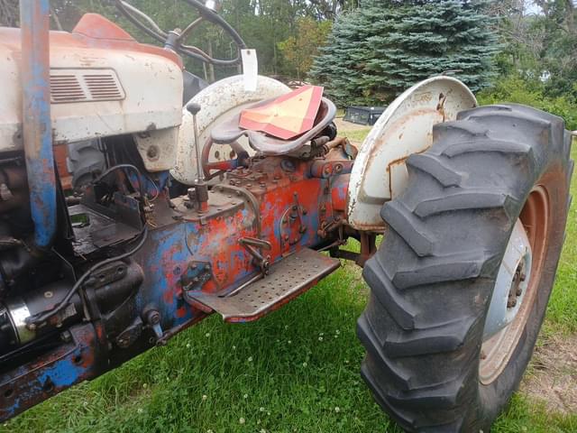 Image of Ford 961 equipment image 4