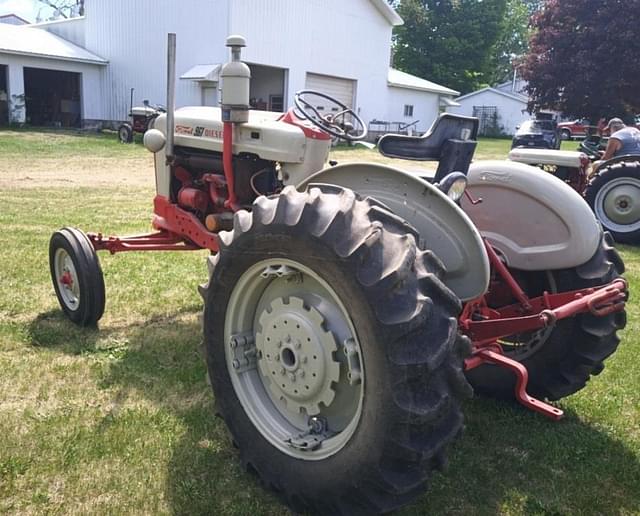 Image of Ford 961 equipment image 2