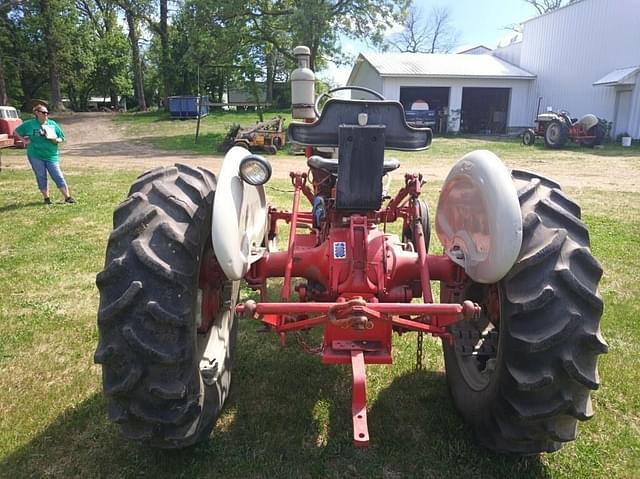 Image of Ford 961 equipment image 3