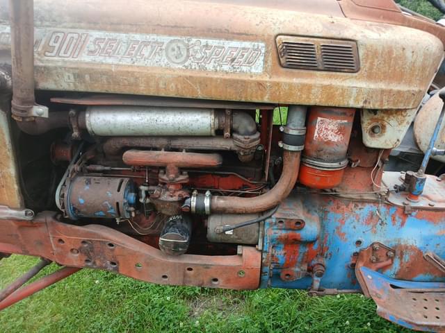 Image of Ford 961 equipment image 3
