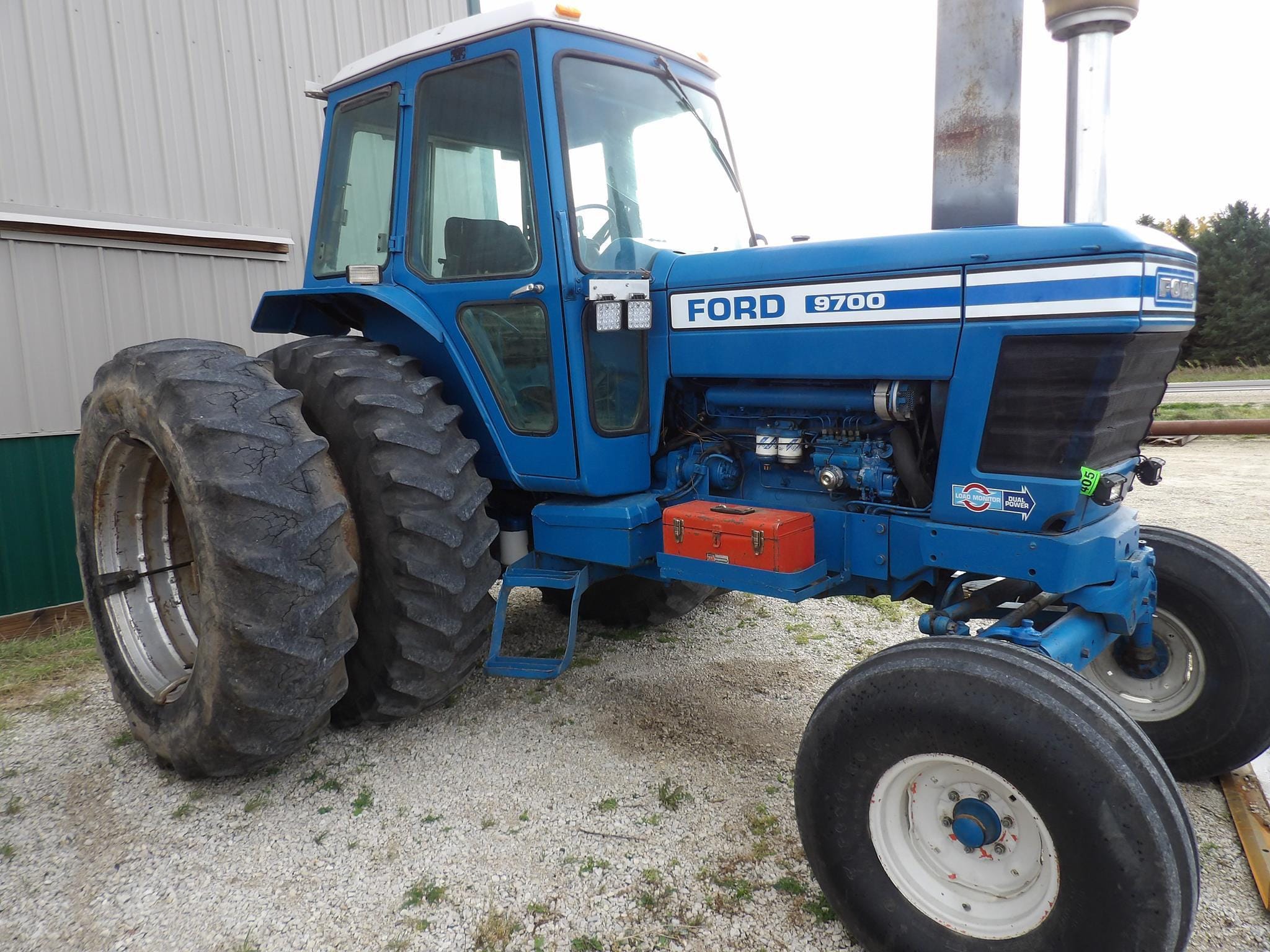 Ford 9700 Equipment Image0
