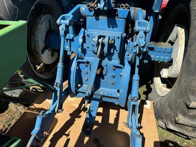 Image of Ford 9700 equipment image 3