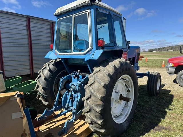 Image of Ford 9700 equipment image 2