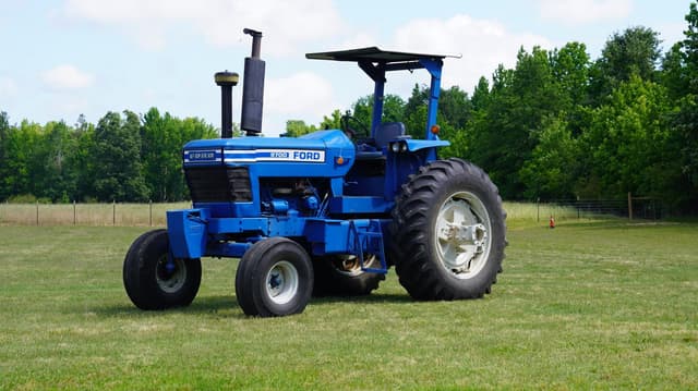 Image of Ford 9700 equipment image 2