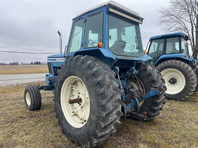 Image of Ford 9700 equipment image 2