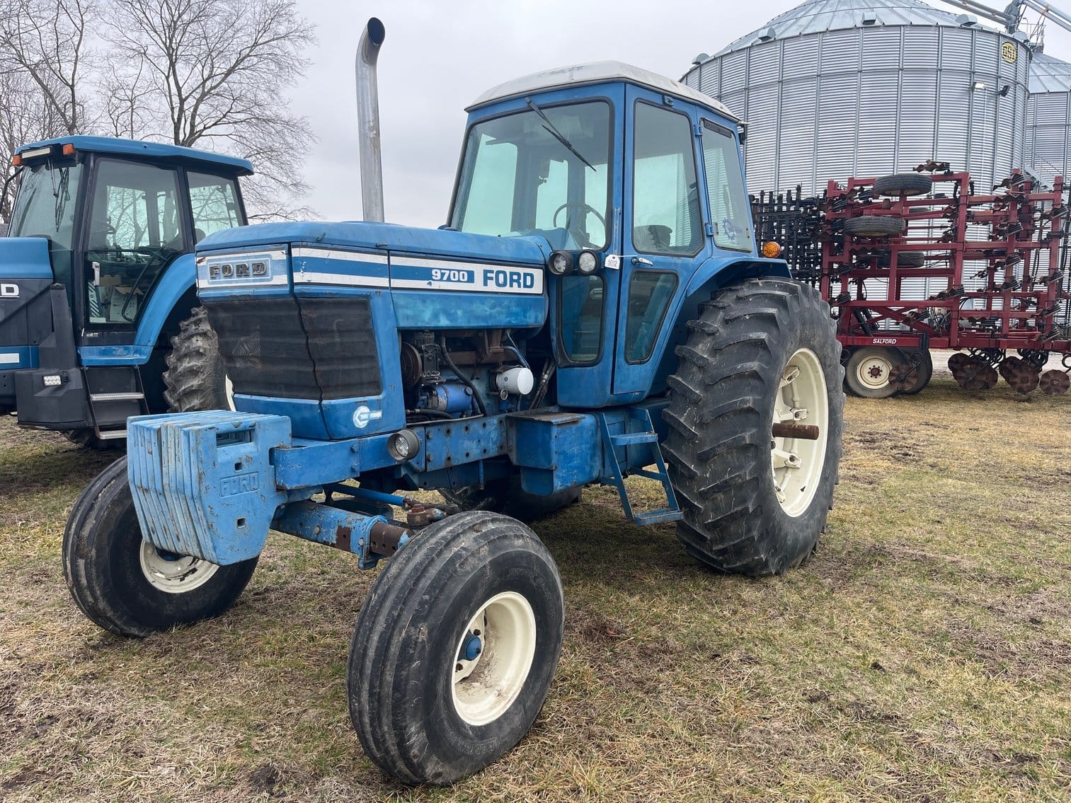 Ford 9700 Equipment Image0