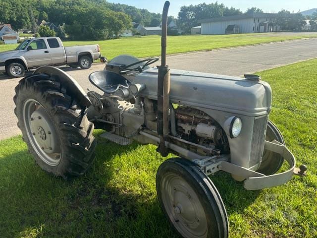 Ford 9N Equipment Image0