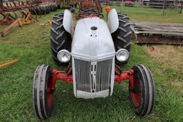 Image of Ford 9N equipment image 1