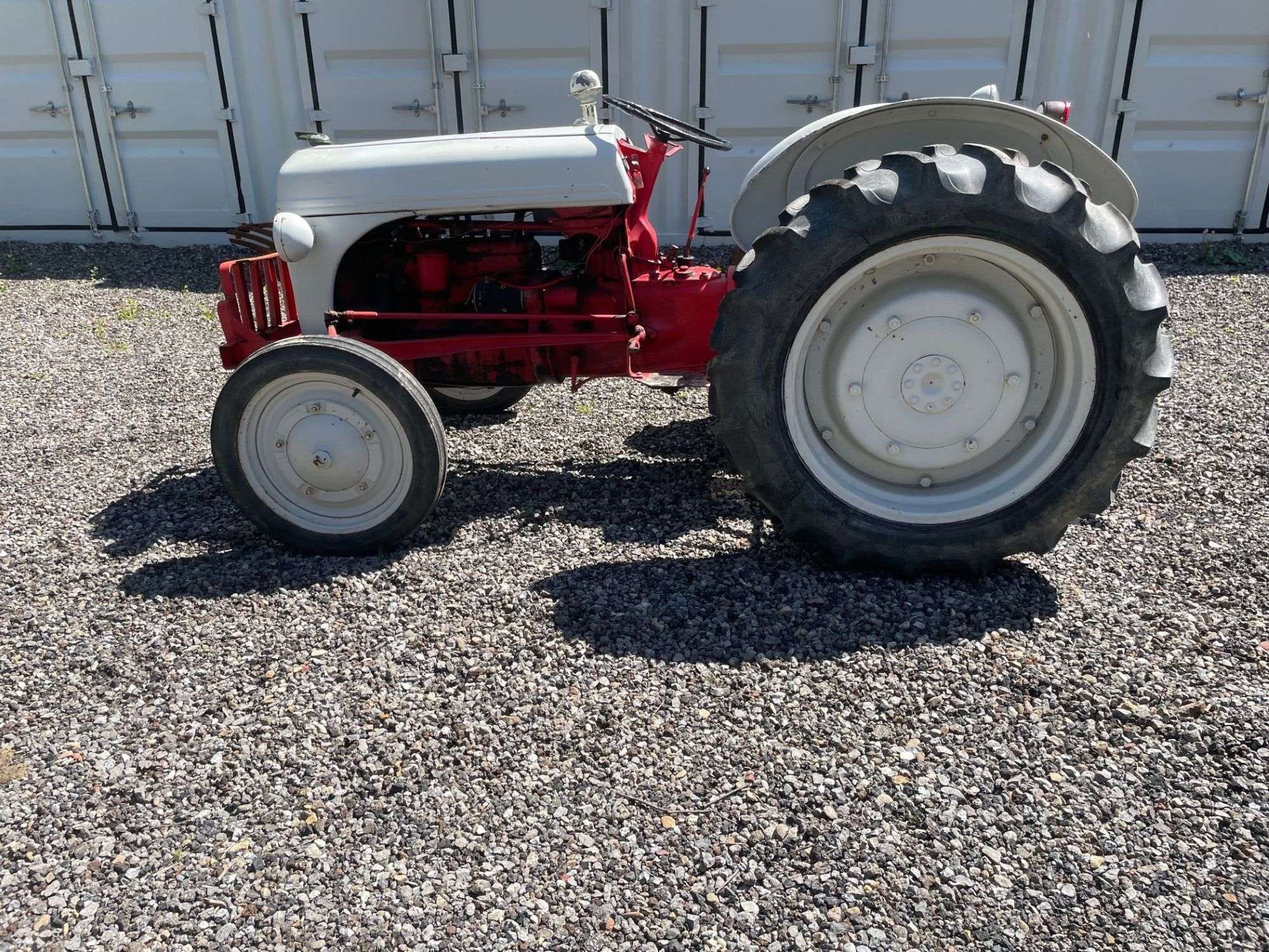 Ford 9N Equipment Image0