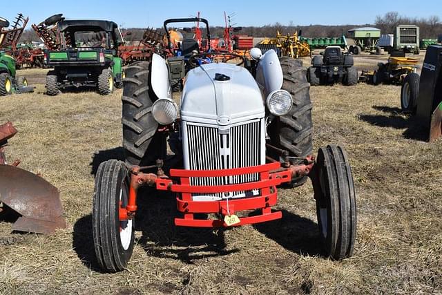 Image of Ford 9N equipment image 1