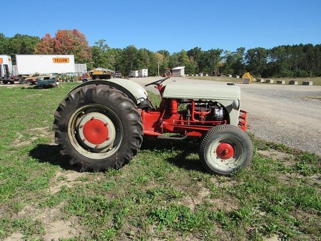 Image of Ford 9N equipment image 1