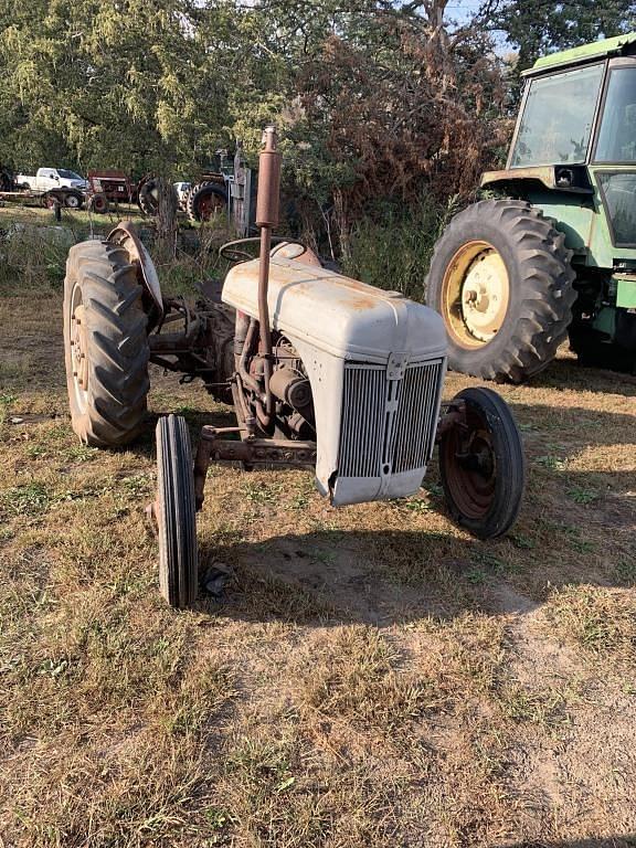 Ford 9N Equipment Image0